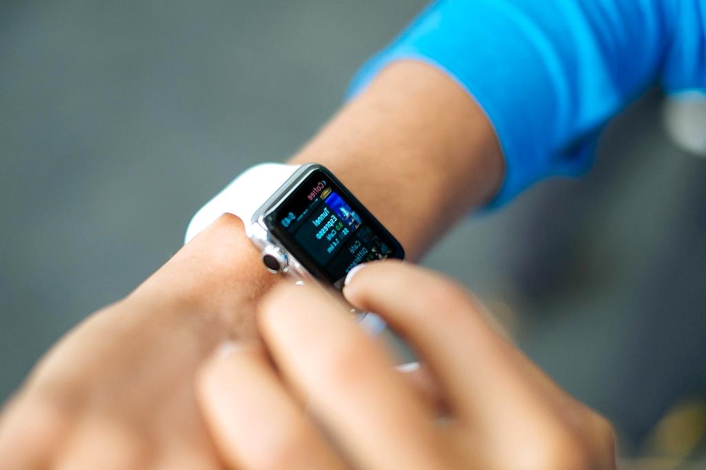 DynamiQ Smartwatch with AI Coaching